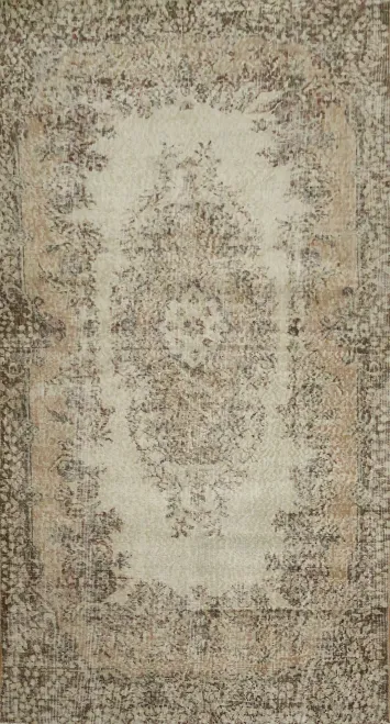 Timeless Elegance: Traditional Floral Area Rug for Living Spaces 4x7
