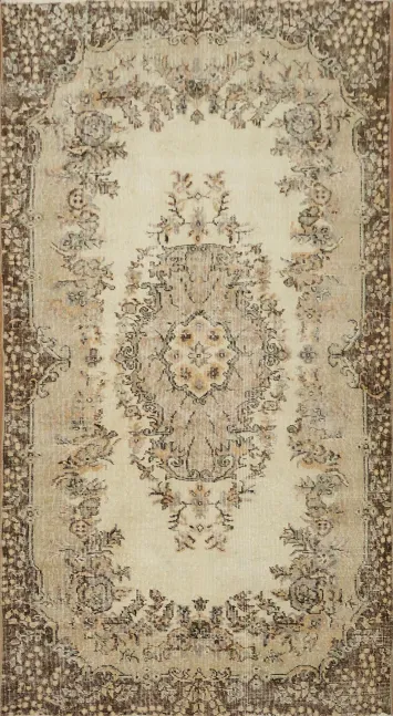 Ornate Floral Motif Rug for a Classic Living Space 4x7