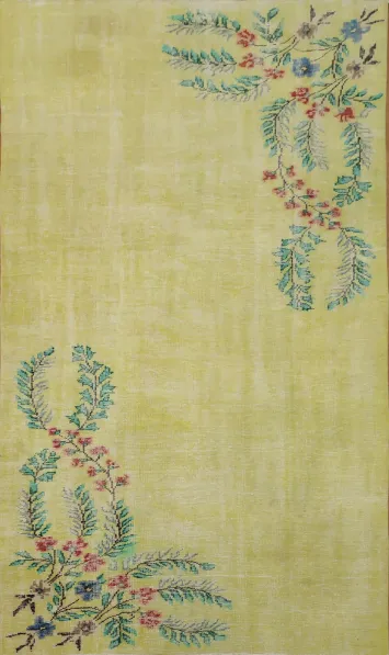 Blooming Serenity: Soft Pastel Rug with Floral Details 5x9