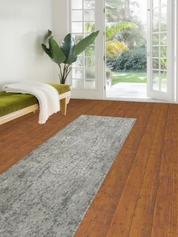 Delicate Gray Rug Infused with Elegant Vintage Design