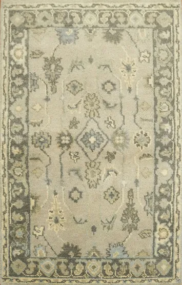 Vintage-Inspired Green Rug for Classic Interior Styling 3'x5'