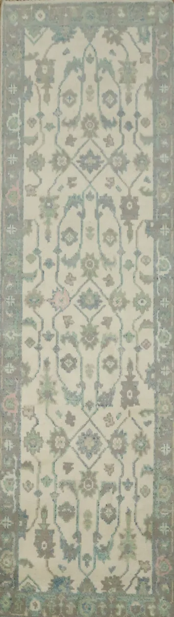 Traditional Wool Runner Rug with Intricate Floral Motifs 3x8