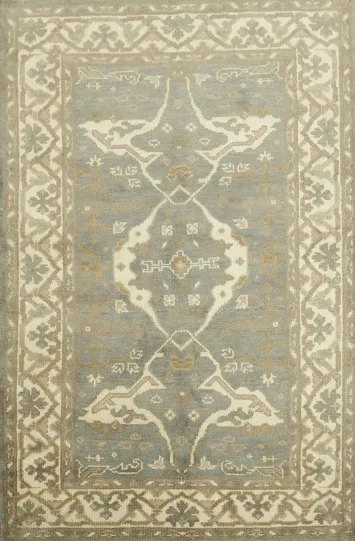 Traditional Grey and Ivory Oushak Rug in Serene Colors 4'x7'