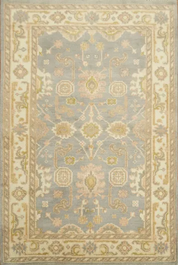 Traditional Wool Rug with Soft Modern Gray Tones 4x6