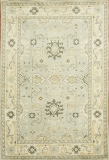Sophisticated Classic Wool Rug with Beige Hues 4x6