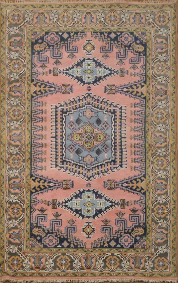 Traditional Oriental Rug with Detailed Central Medallion 5x8
