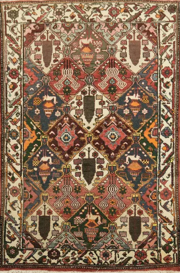 Wool Garden Design Bakhtiari Persian Rug 5x7