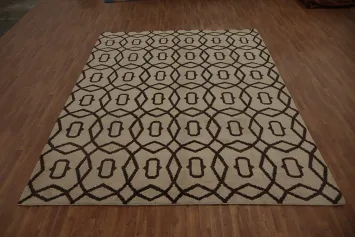 Stylish Lines: Geometric Pattern Rug for Living and Dining Areas 9x12