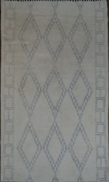 Versatile Creme Rug with Modern Gray Diamond and Geometric Design 5x8