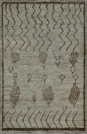 Handwoven Berber-Inspired Rug for Contemporary Spaces 5x8