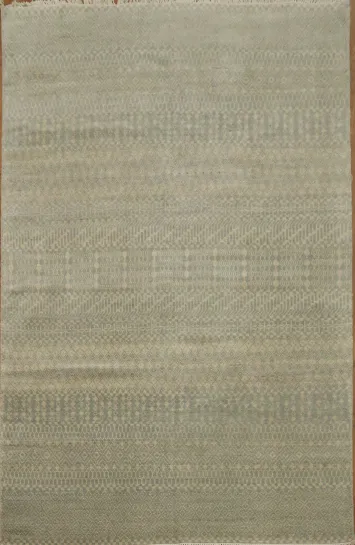 Graceful Minimalist Rug Perfect for Natural Aesthetic 5x8