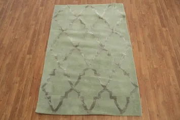 Chic Contemporary Rug in Subtle Colors for Minimalistic Homes