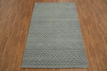 Modern Grey Geometric Diamond Patterned Rug for Modern Spaces 5x8