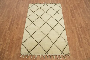 Traditional Berber-Style Ivory Moroccan Rug with Chic Lattice Design 4x6