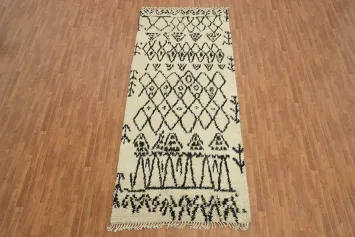 White and Black Berber-Style Rug for Artful Home Decor 5x12