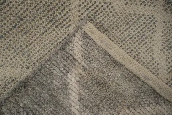 Elegant Gray Diamond Pattern Rug for Modern Interiors 7x10