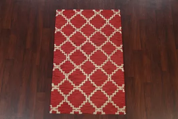 Red Trellis Tufted Accent Rug 3x5