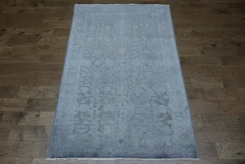Distressed Look Silver Gray Hand-Knotted Area Rug 5x8