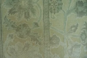 Chic and Neutral Wool and Silk Green Floral Rug for a Luxurious Home Environment 7x10