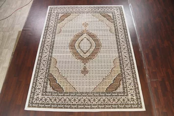 Traditional Tabriz Mahi Area Rug