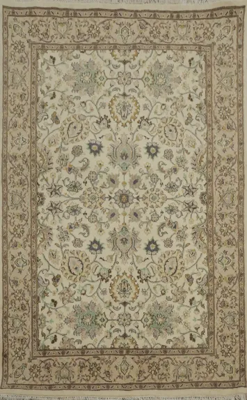 Elegant Tabriz Vegetable Dye Rug 4x6 with Intricate Floral Patterns