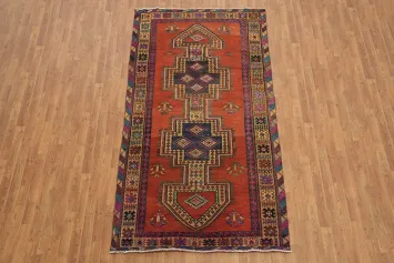 Unique Tribal Vintage Shiraz Persian Rug Design for Artistic Home Decor 5x9