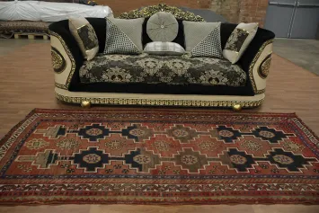 Antique Shiraz Persian Wool Rug 5x9