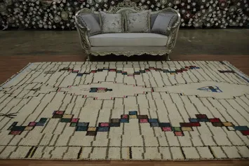 Intriguing Symmetry: Vintage Inspired Art on Moroccan Modern Rug 9x13