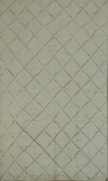 White Berber-Inspired Diamond Weave Moroccan Area Rug 6x10 ft