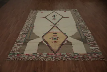 Geometric Charm Transform Spaces with Moroccan Area Rug 8x10