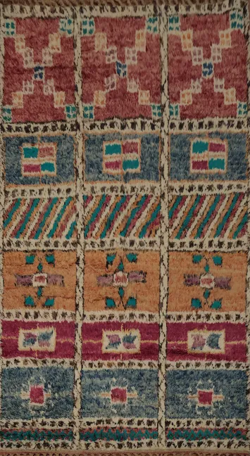 Handcrafted Moroccan Area Rug 6x10 with Symmetrical Design Details