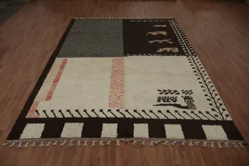 Bold Yet Subtle Artistic Statements in Moroccan Area Rug 9x13