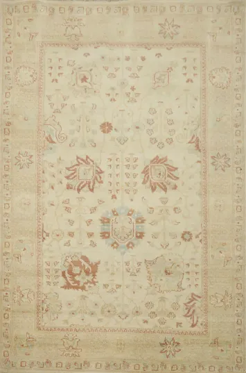 Classic Cream and Beige Rug Featuring Subtle Traditional Motifs 4'x6'