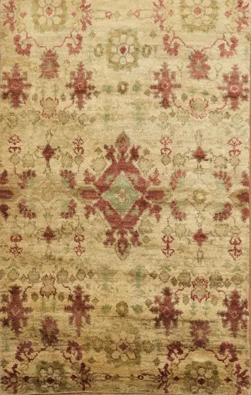 Vintage-inspired heirloom rug with traditional motifs and vibrant hues 6x9