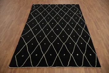 Elegant Black Diamond-Patterned Rug with Subtle Accents 7x10