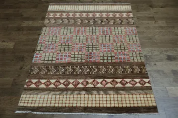 Warm and Inviting Ethnic Patterned Area Rug Design 7x9
