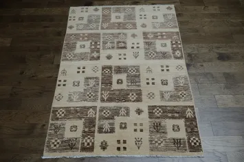 Handcrafted Wool Rug with Geometric Tribal Patterns 5x8