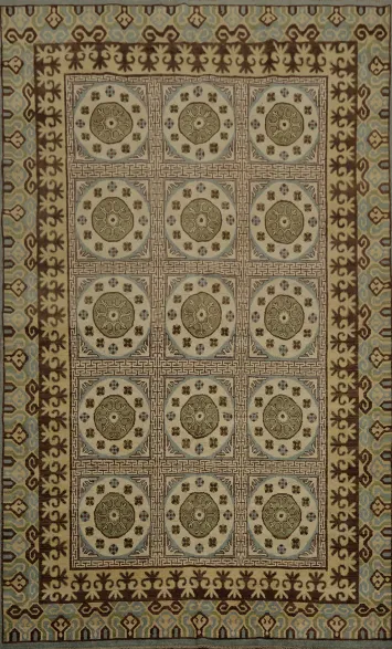 Classic Oriental Khotan Area Rug 6x10 with Timeless Circular Motifs