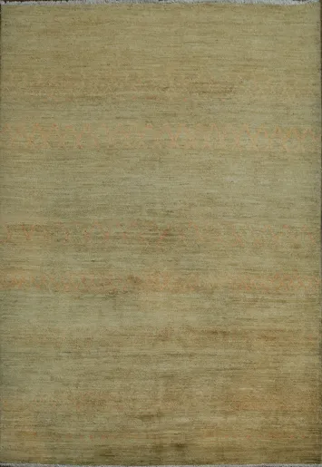 Stylish Neutral Toned Rug Ideal for Modern Interiors 5x7