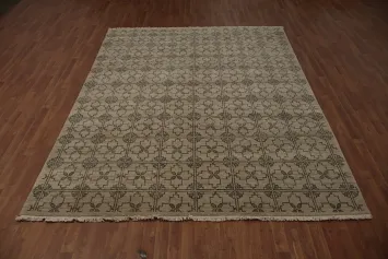 Classic Elegance: Timeless Patterned Rug in Neutral Tones 8x10