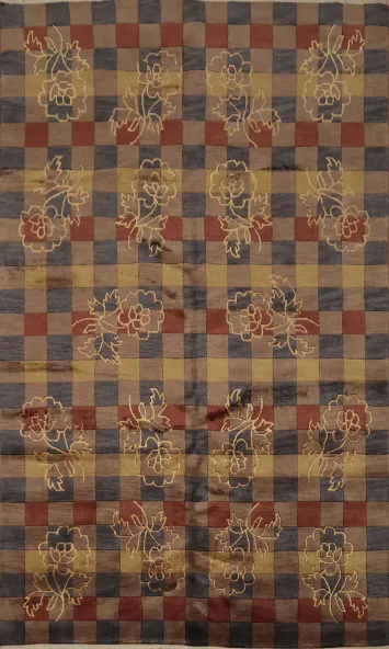 Artisanal Nepalese Area Rug 5x8 with Beautifully Crafted Floral Design