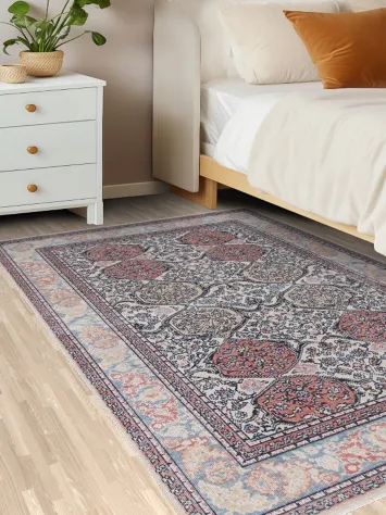 Hand-Knotted Bakhtiari Turkish Wool Rug 4x6