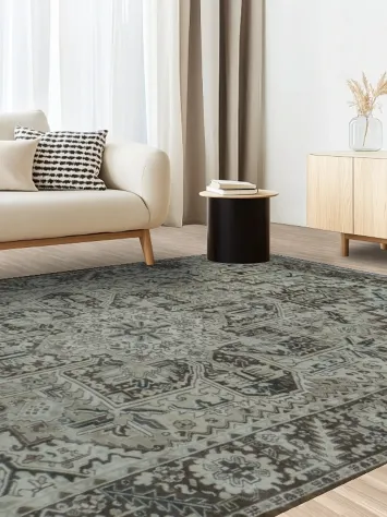 Vintage Muted Color Vintage Heriz Persian Area Rug 8x11