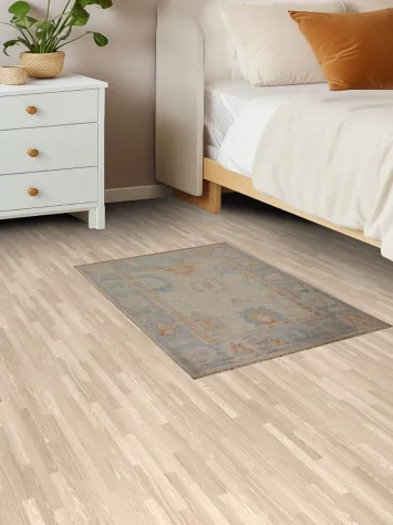 Hand-Knotted Oushak Turkish Wool Rug 2x3