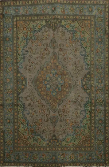 Exquisite Medallion on Traditional Tabriz Persian Area Rug 8x11