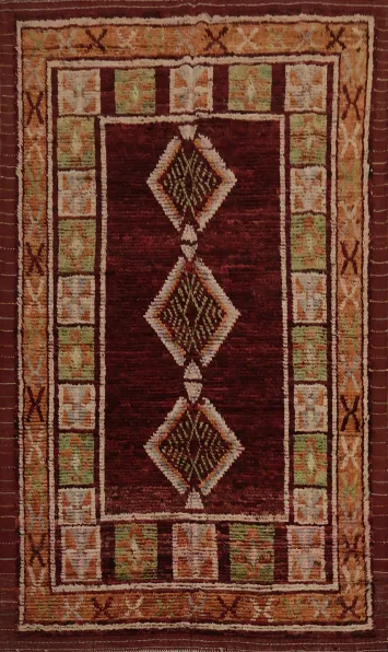 Moroccan Area Rug 7x10 Featuring Intricate Geometric Patterns