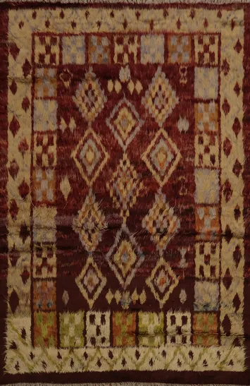 Warm and Inviting Berber Moroccan Area Rug 6x8 with Geometric Shapes