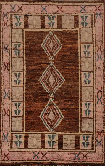 Geometric Moroccan Area Rug 7x10 with Earthy Tones and Bold Borders