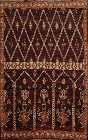 Elegant Moroccan Area Rug 7x10 with Intricate Geometric Patterns