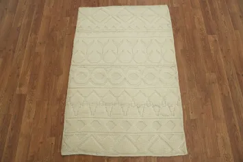 Modern Ivory Rug with Light Textured Geometric Patterns 3x4